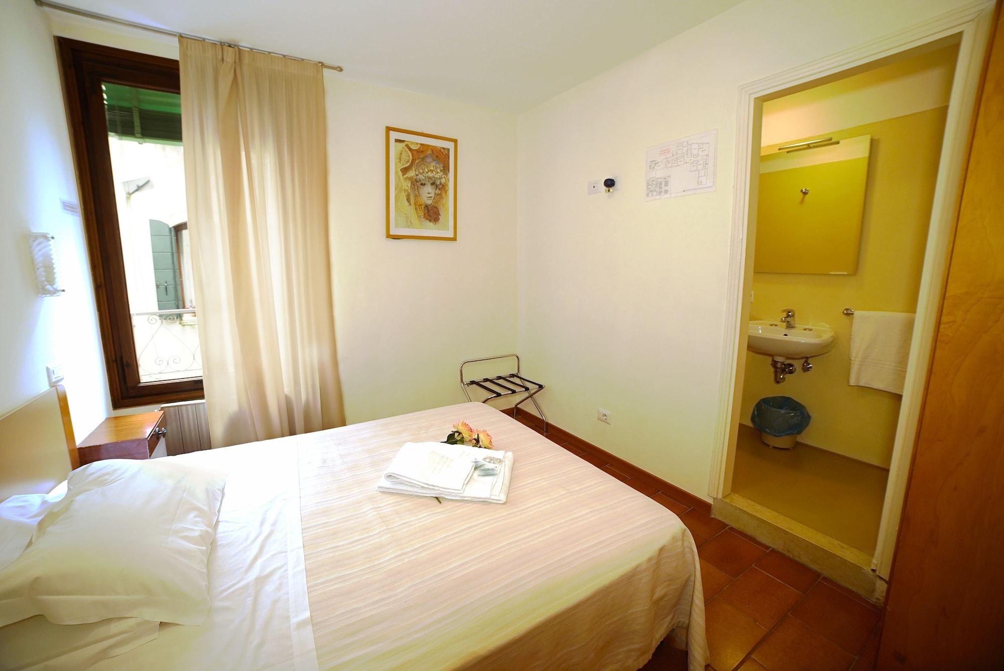 Hotel Canada เวนิส ภายนอก รูปภาพ