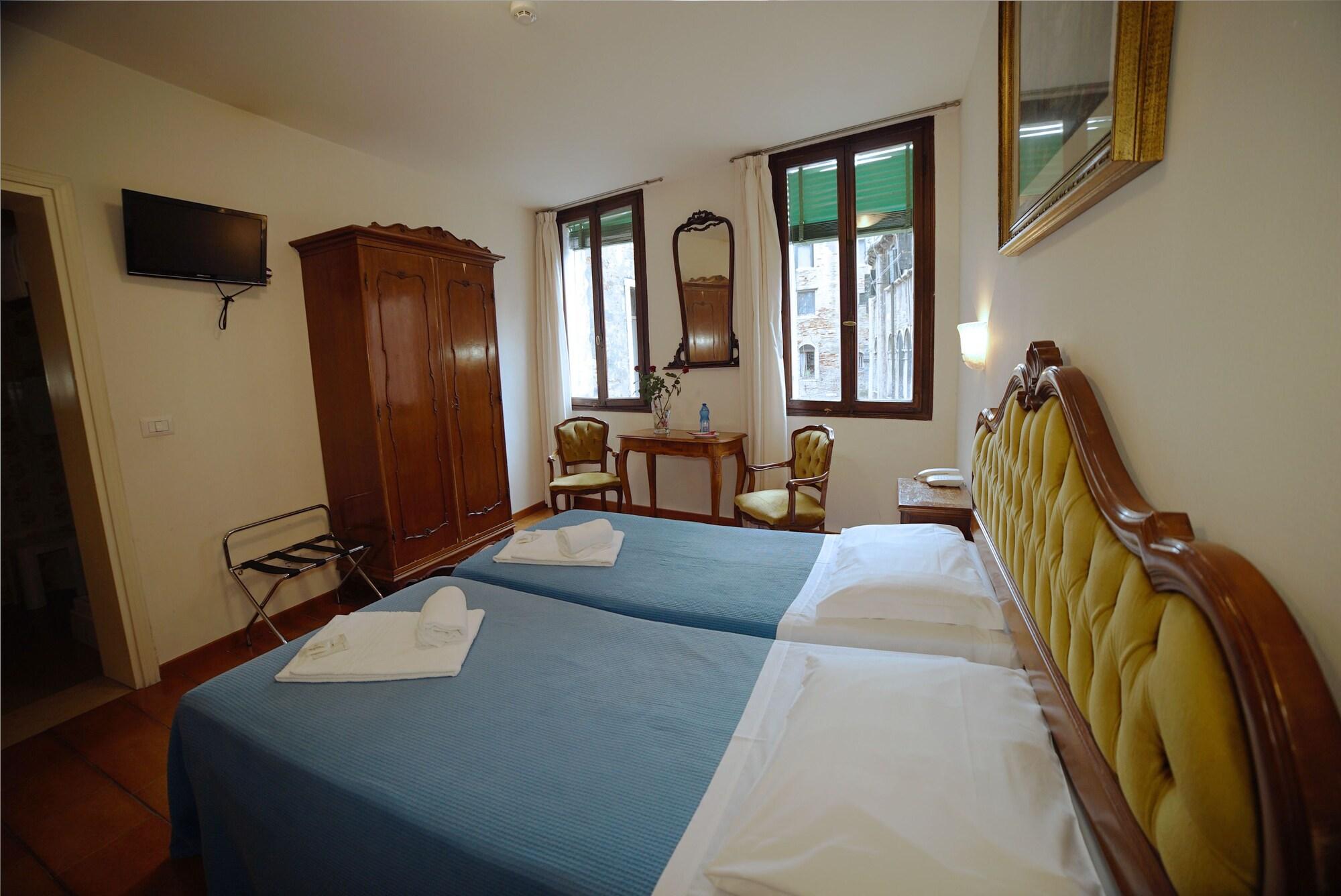 Hotel Canada เวนิส ภายนอก รูปภาพ