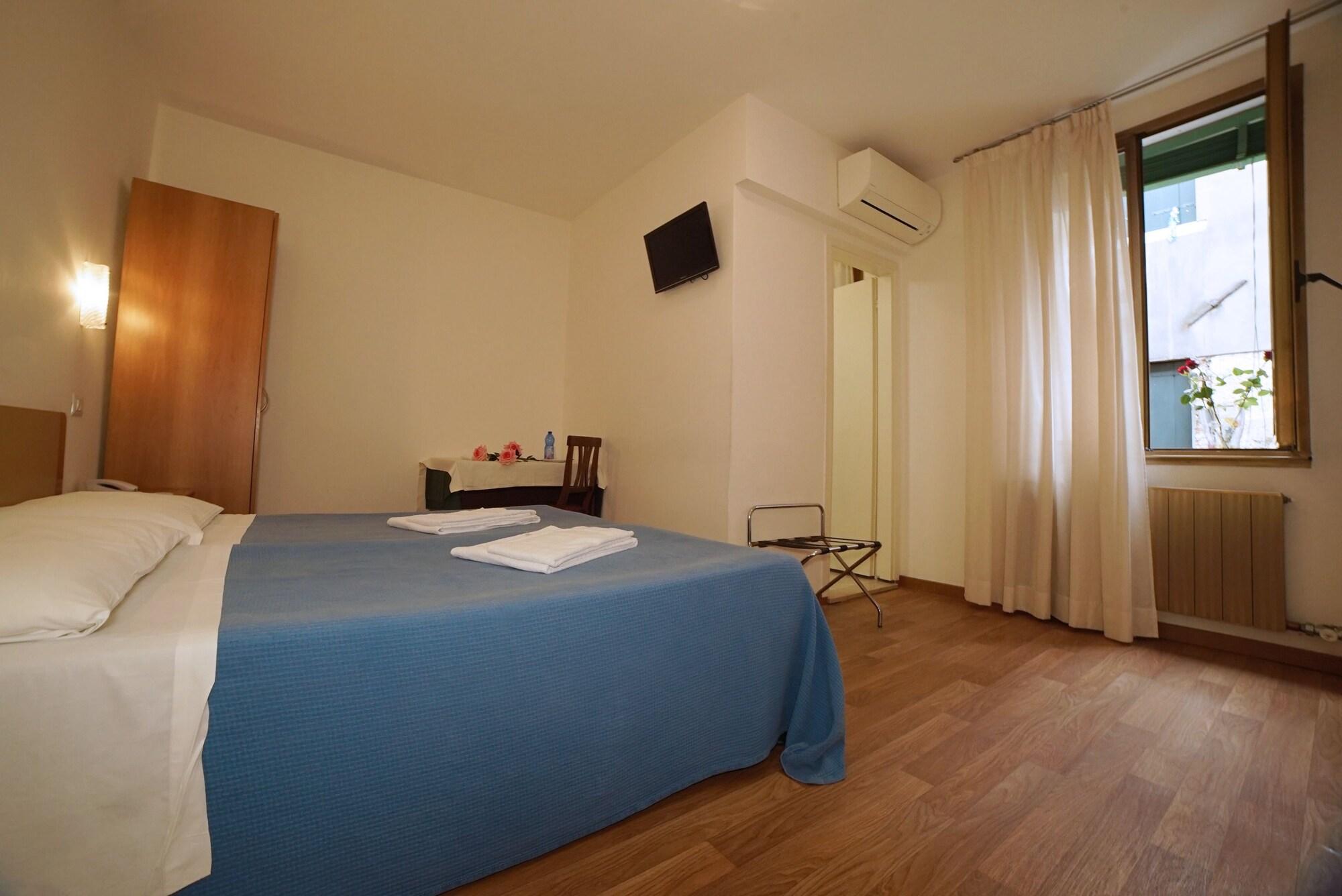 Hotel Canada เวนิส ภายนอก รูปภาพ