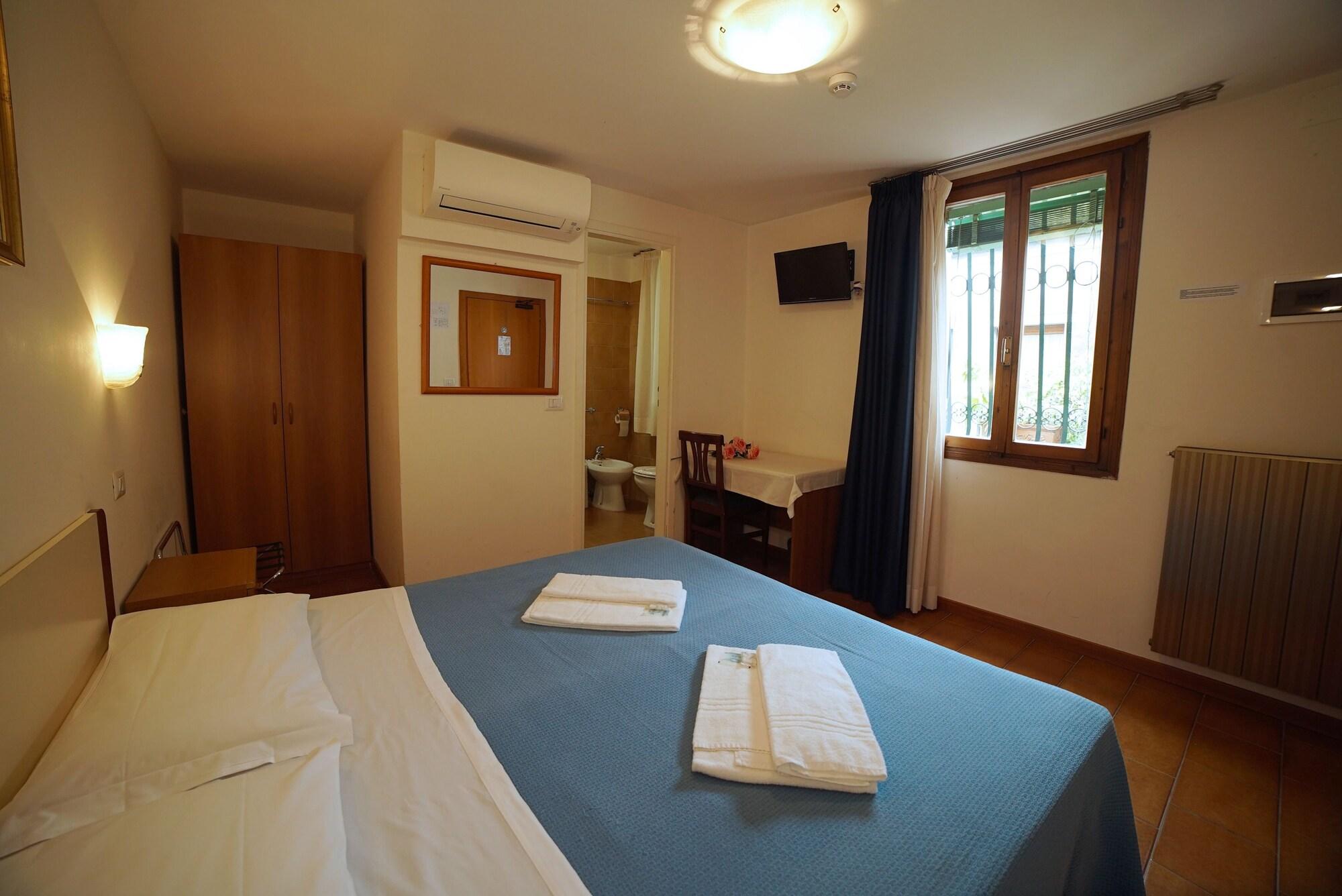 Hotel Canada เวนิส ภายนอก รูปภาพ