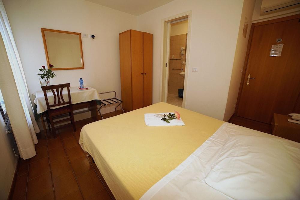 Hotel Canada เวนิส ภายนอก รูปภาพ